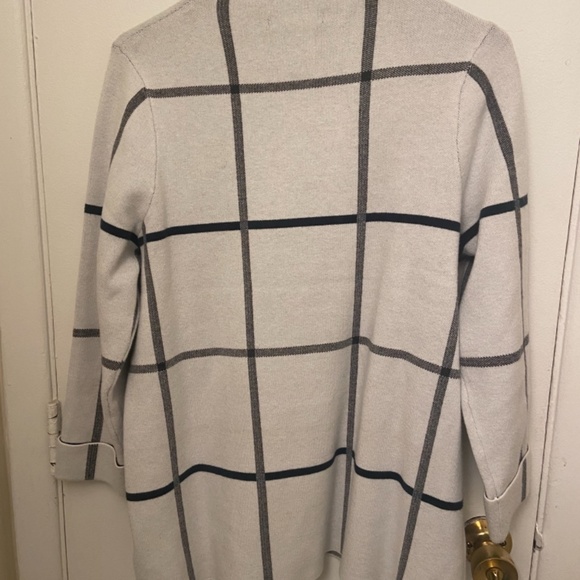 White half turtleneck sweater with stripes - Picture 2 of 2